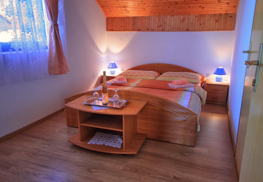 Apartman Josipa Dreznik Grad Bagian luar foto